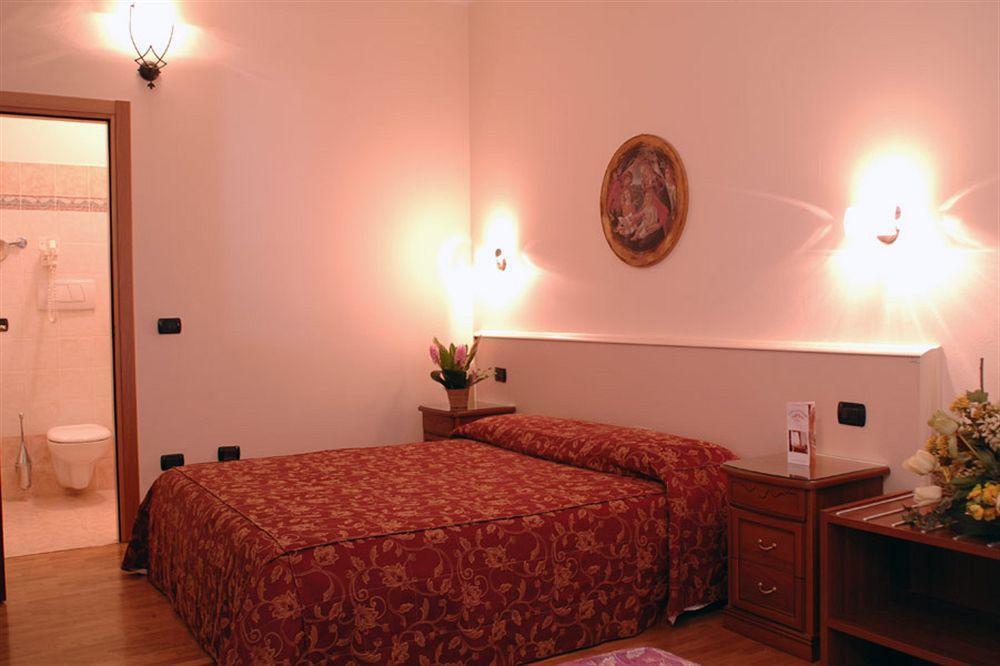 Hotel Da Franco Nogarole Rocca Exterior foto