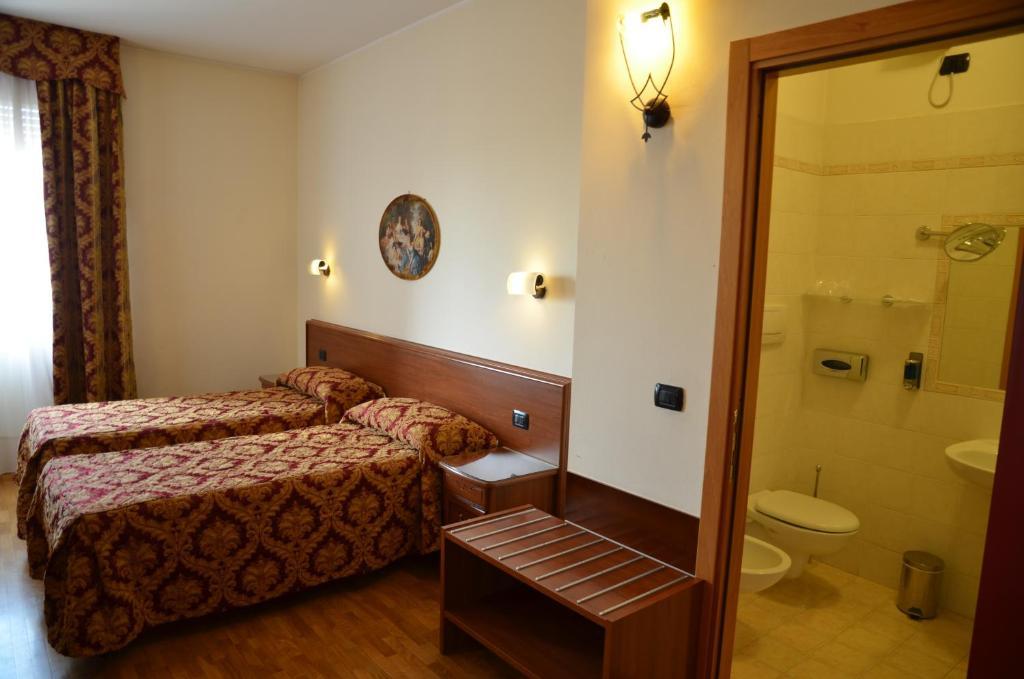 Hotel Da Franco Nogarole Rocca Zimmer foto