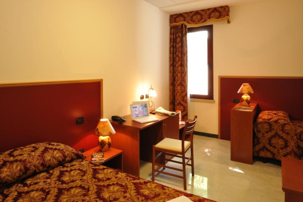 Hotel Da Franco Nogarole Rocca Zimmer foto