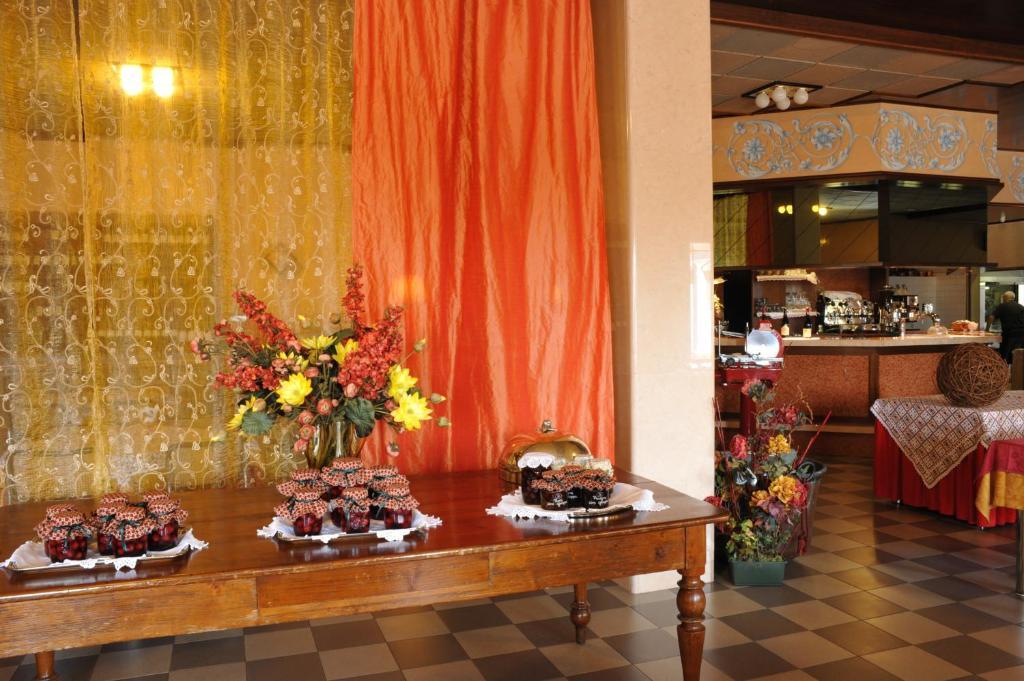 Hotel Da Franco Nogarole Rocca Exterior foto